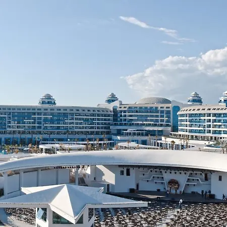 Sueno Deluxe Hotel